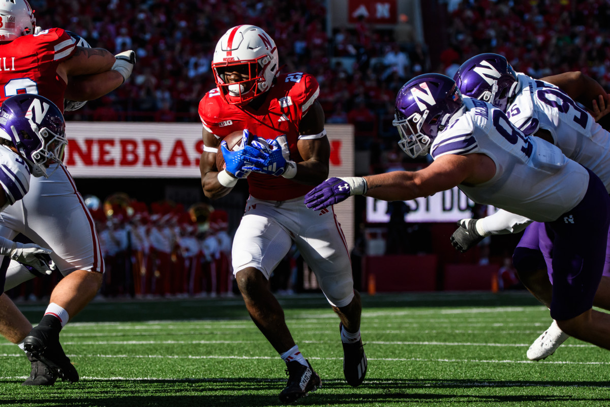 09_Emmett Johnson_FB vs Northwestern 1021